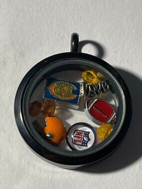 Chicago Bears NFL Memory Charm Locket w/ 22 IN chain NEW